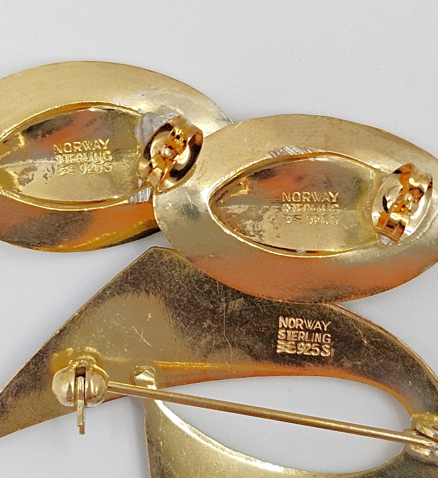 Aksel Holmsen Jewelry Rare Aksel Holmsen Norway Sterling Enamel Modernist Brooch Earrings Set 1940s