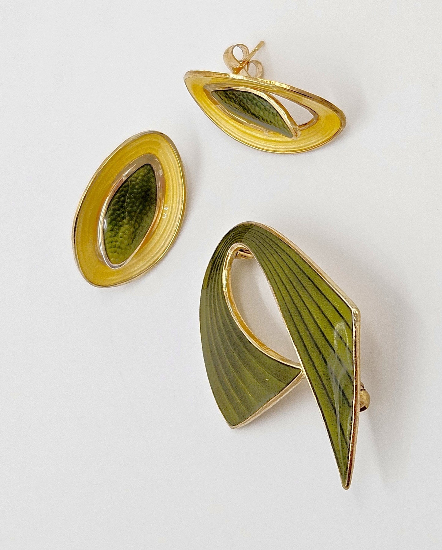 Aksel Holmsen Jewelry Rare Aksel Holmsen Norway Sterling Enamel Modernist Brooch Earrings Set 1940s
