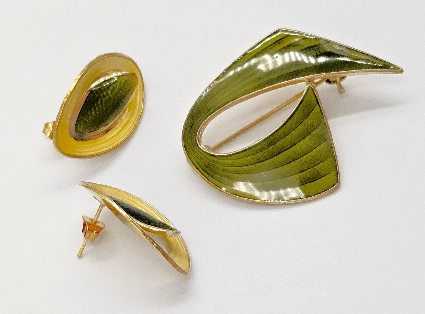 Aksel Holmsen Jewelry Rare Aksel Holmsen Norway Sterling Enamel Modernist Brooch Earrings Set 1940s