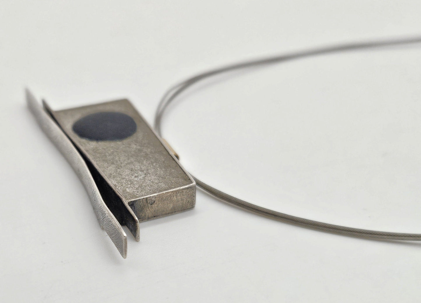 Artisan Sterling Necklace Jewelry Signed Sterling Modernist Pendant w/ Cable Necklace
