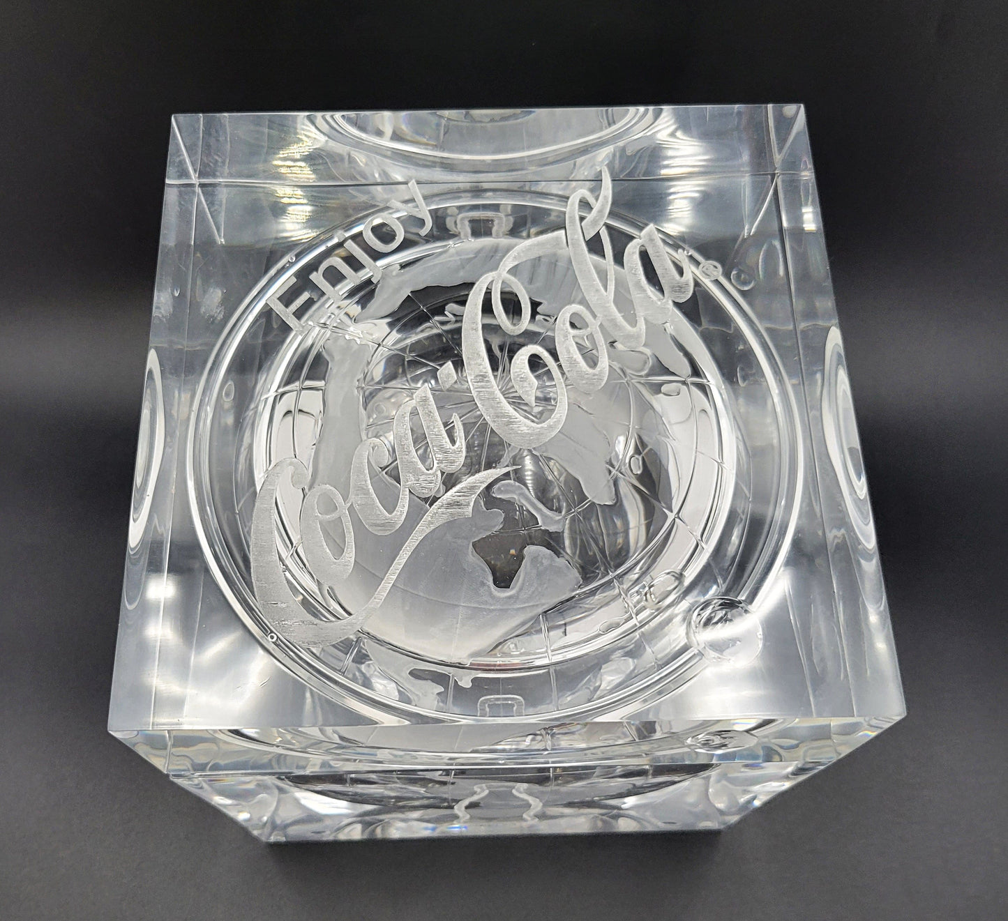 Crystall Barware Solid Lucite Clear World Globe Coca Cola Ice Bucket