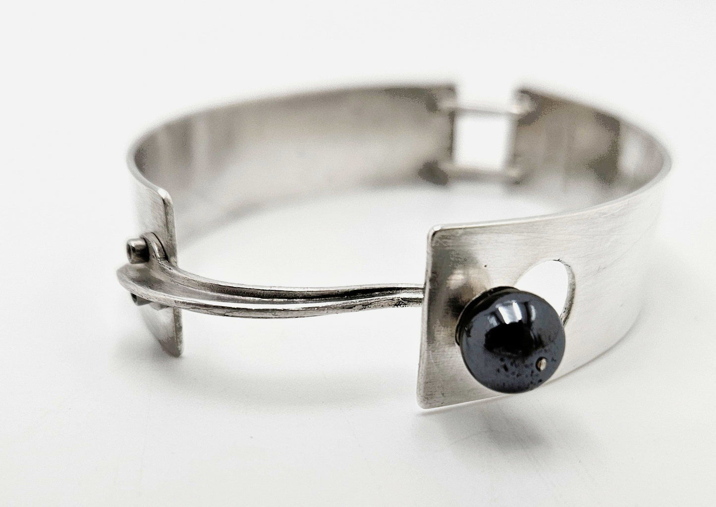 Darway Jewelry C. Darway Sterling Hematite Modernist Top Latching Bangle Bracelet