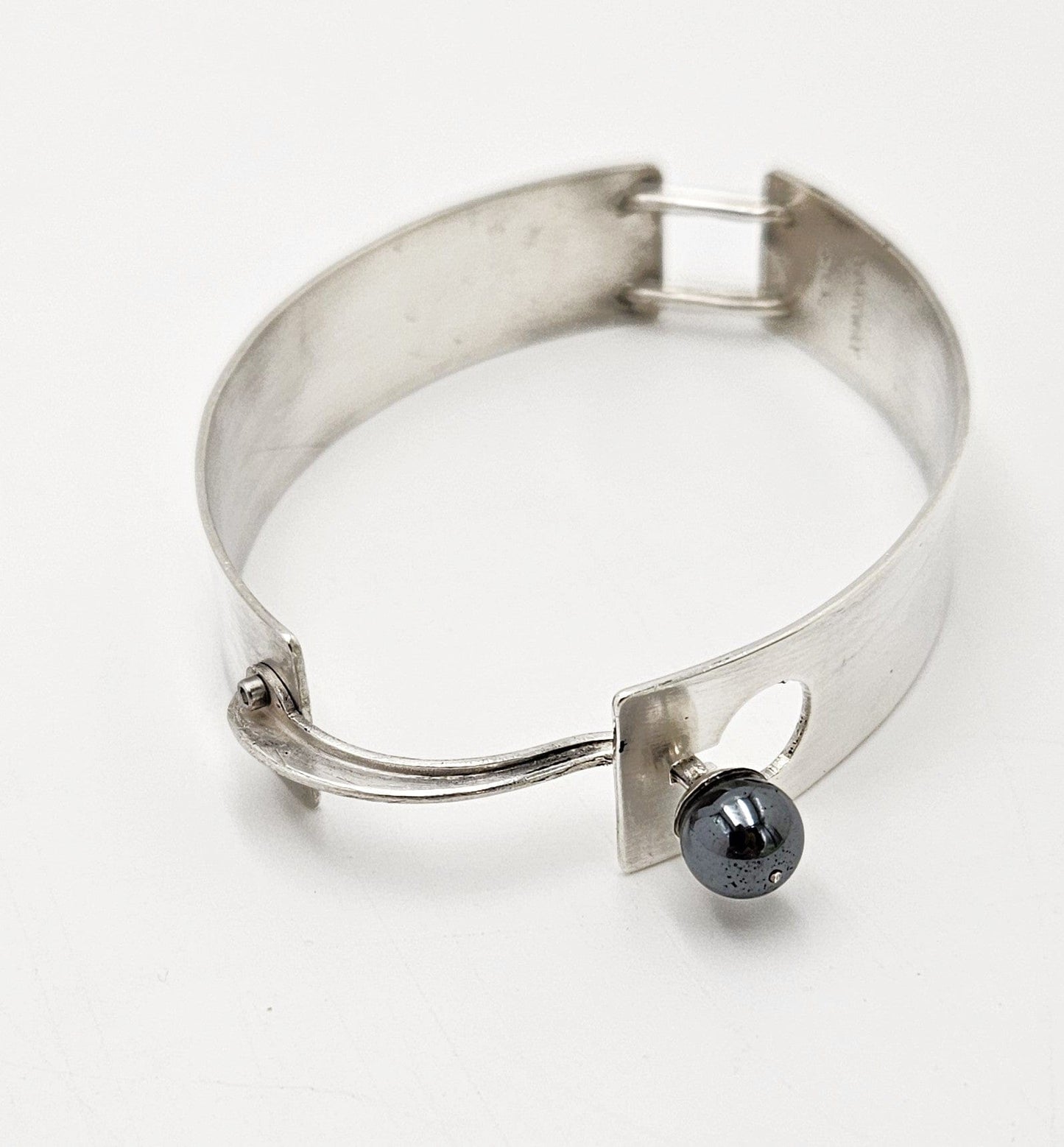 Darway Jewelry C. Darway Sterling Hematite Modernist Top Latching Bangle Bracelet