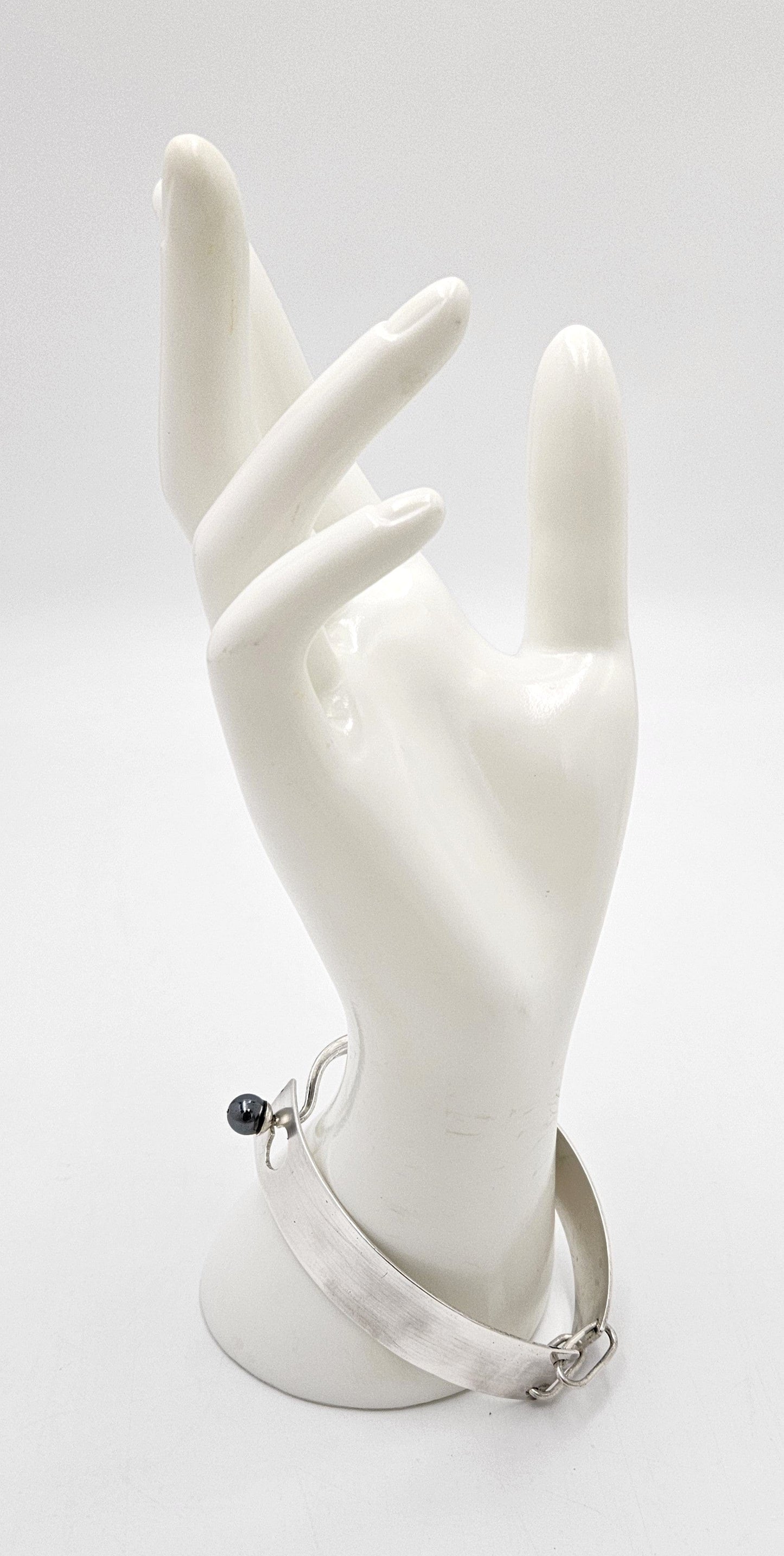 Darway Jewelry C. Darway Sterling Hematite Modernist Top Latching Bangle Bracelet