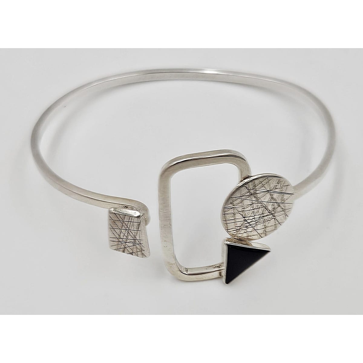 Hall McFall Jewelry Hall McFall Artisan Sterling + Onyx Abstract Modernist Top Latching Bangle 1990s