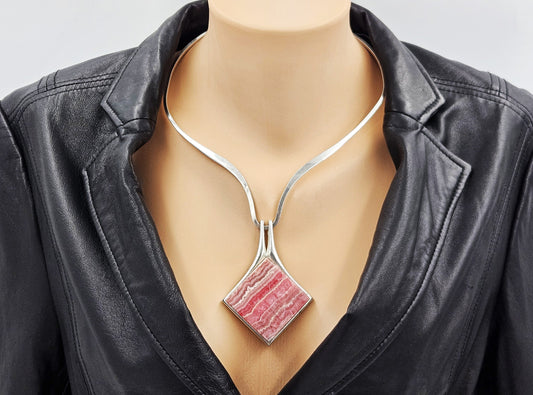 HH Sterling Jewelry HH Sterling Silver Collar Necklace With Silver And Pink Gemstone Pendant