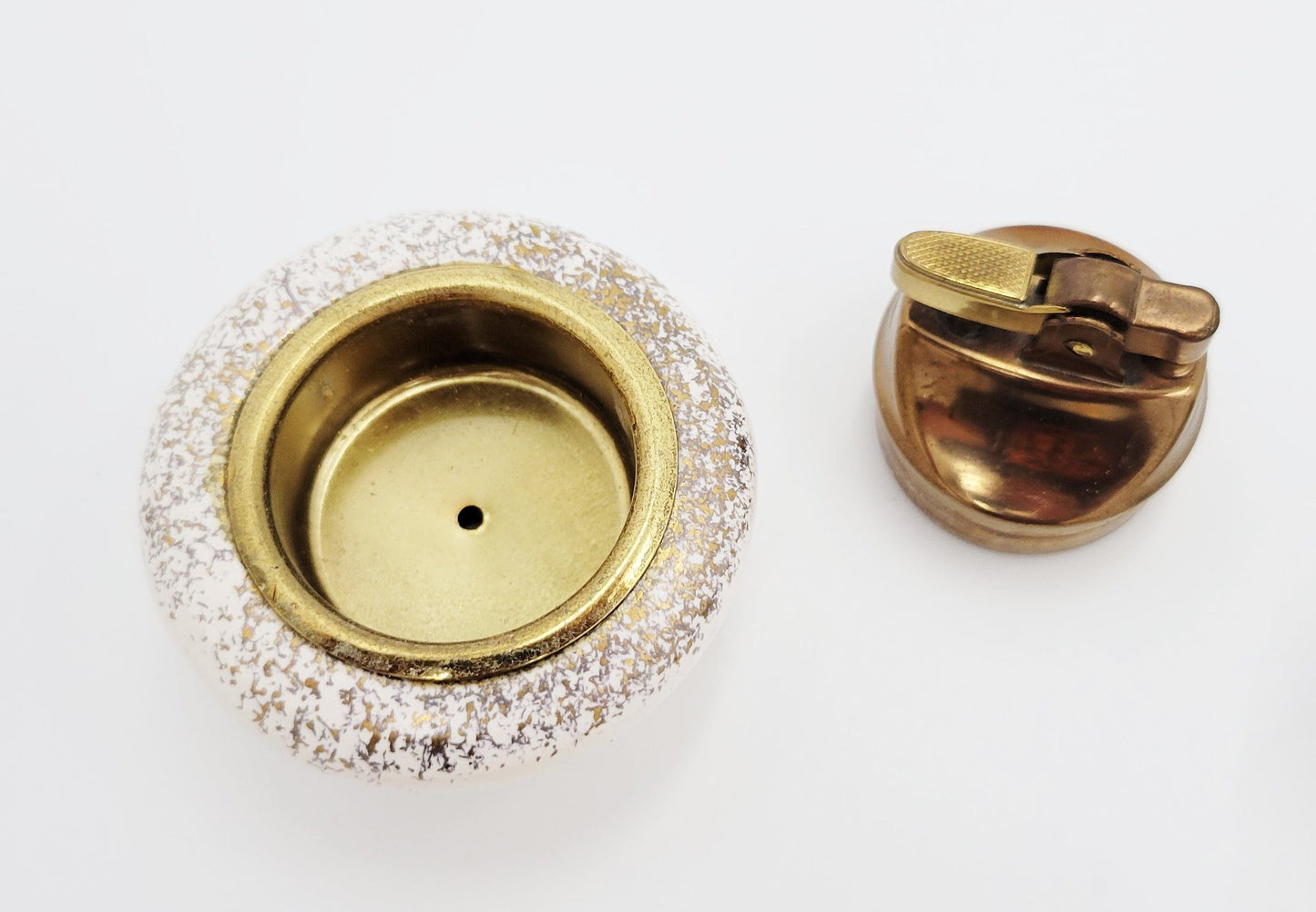 USA Collectible ceramics MCM Ceramic Retro MOD Ashtray with lighter and smaller ashtray