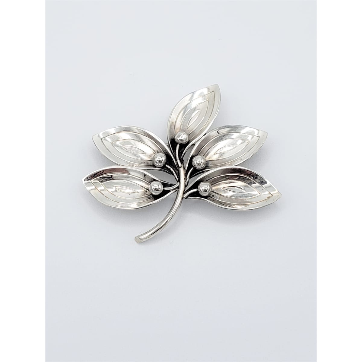 A & K Denmark Jewelry Denmark Designer Aarre Krogh A&K Sterling Silver 5 Leaf Brooch Pendant 1950s