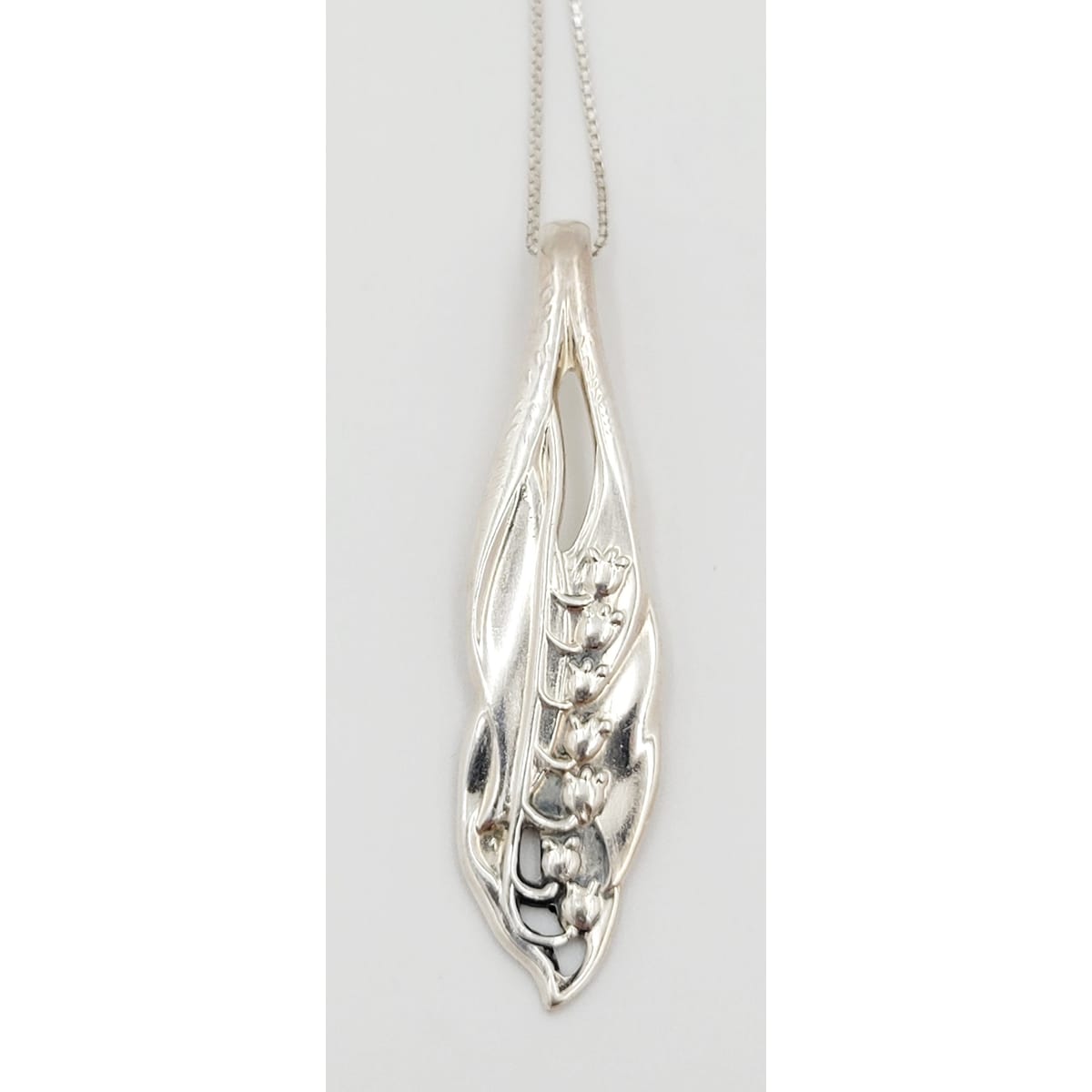 Hopeakeskus Oy - Kultakeskus Oy Jewelry Hopeakeskus Oy Finland Lily of the Valley Silver Pendant Sterling Necklace 62-75