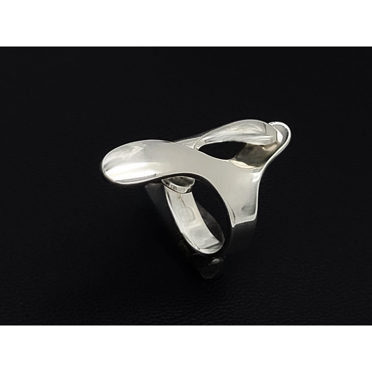 Kupittaan Kulta Jewelry Kupittaan Kulta Finland E Kauppi Sterling XL Biomorphic Modernist Ring 1960s