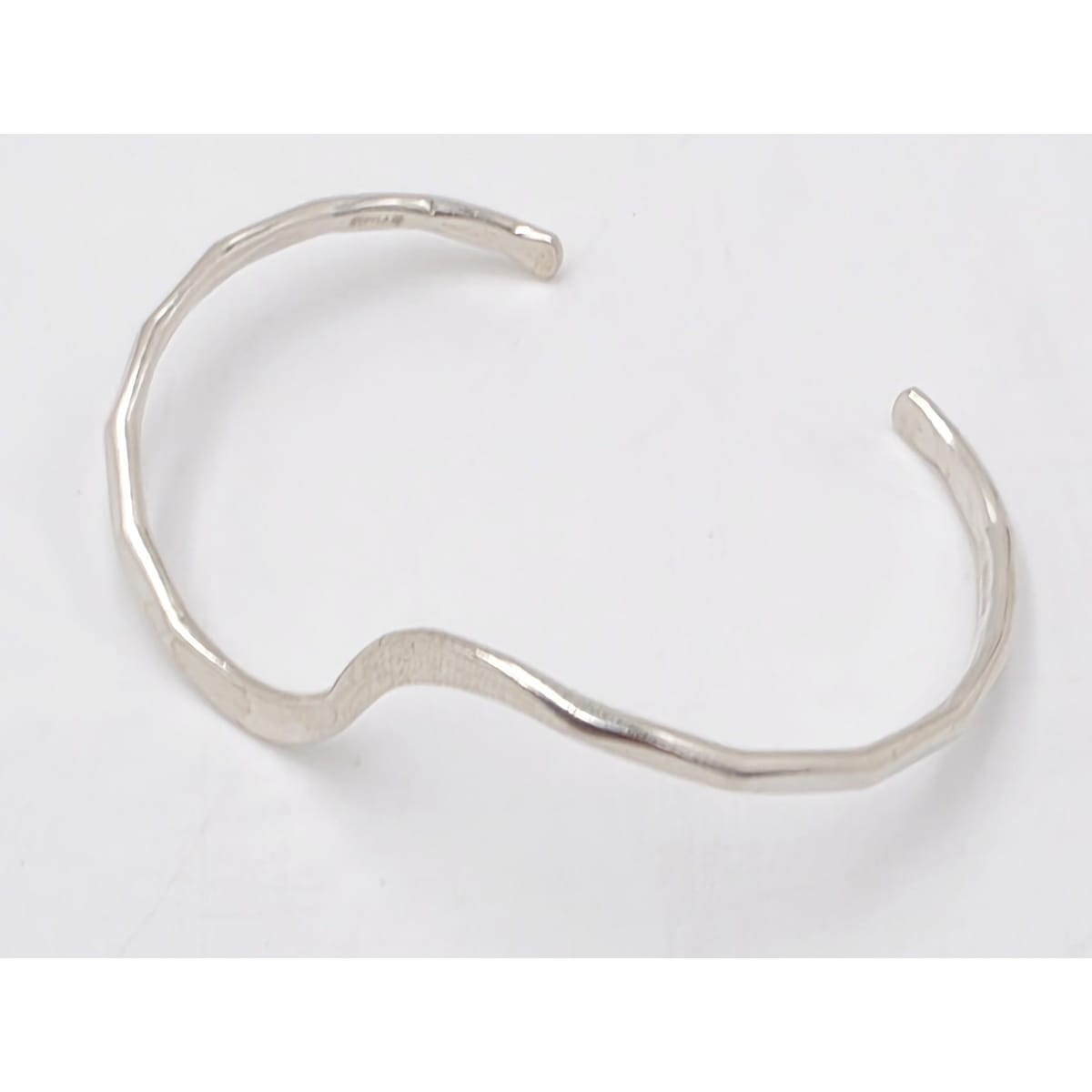 Iconic Designer Stinn Sterling Abstract Modernist Hammered Cuff Rare 1980s, alternate product view 3