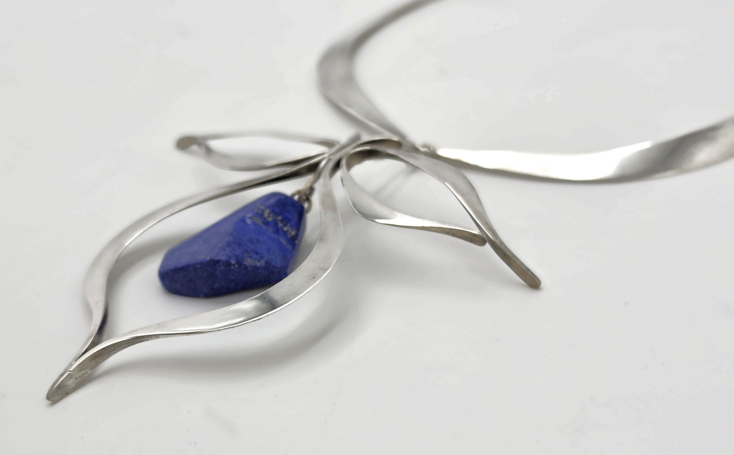 Vintage Artisan Sterling Silver Lapis Lazuli Sculptural Modernist Collar Necklace
