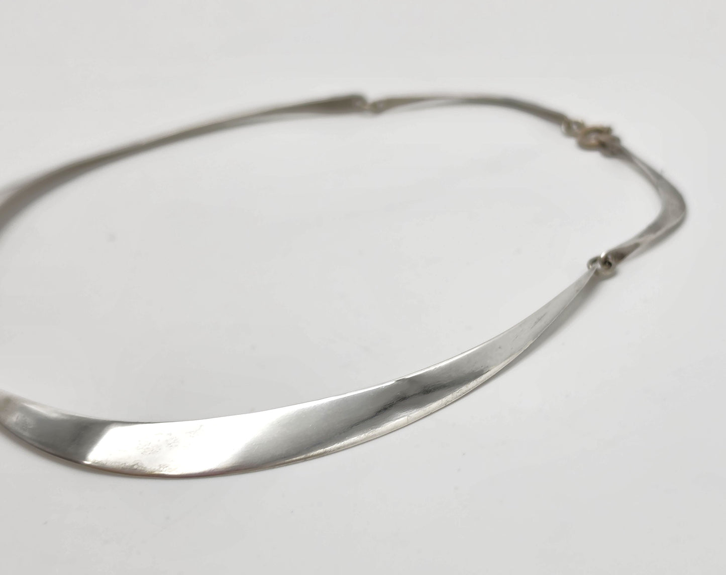 Vintage Artisan Sterling Silver Lapis Lazuli Sculptural Modernist Collar Necklace
