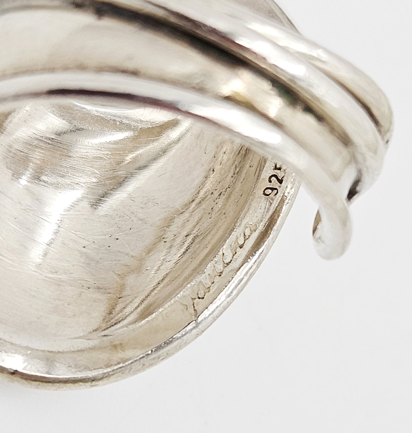 Ensemble bague et bracelet manchette moderniste abstrait de la designer danoise Janina Nielsen, années 1980