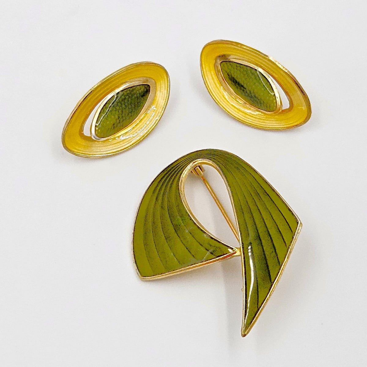 Aksel Holmsen Jewelry Rare Aksel Holmsen Norway Sterling Enamel Modernist Brooch Earrings Set 1940s