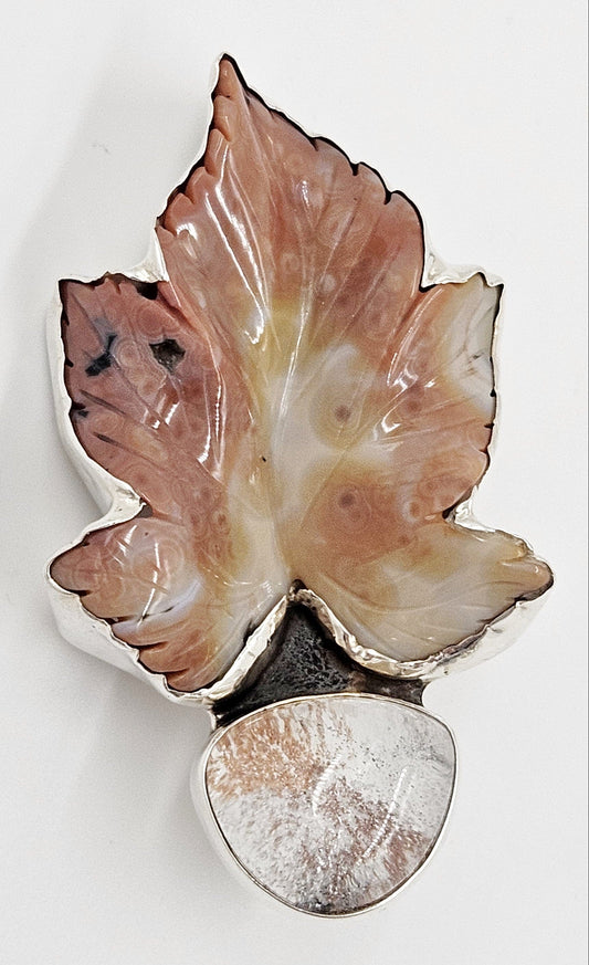 Amy Kahn Russell Jewelry Amy Kahn Russell Sterling Carved Agate & Lucite Leaf Brooch Pendant