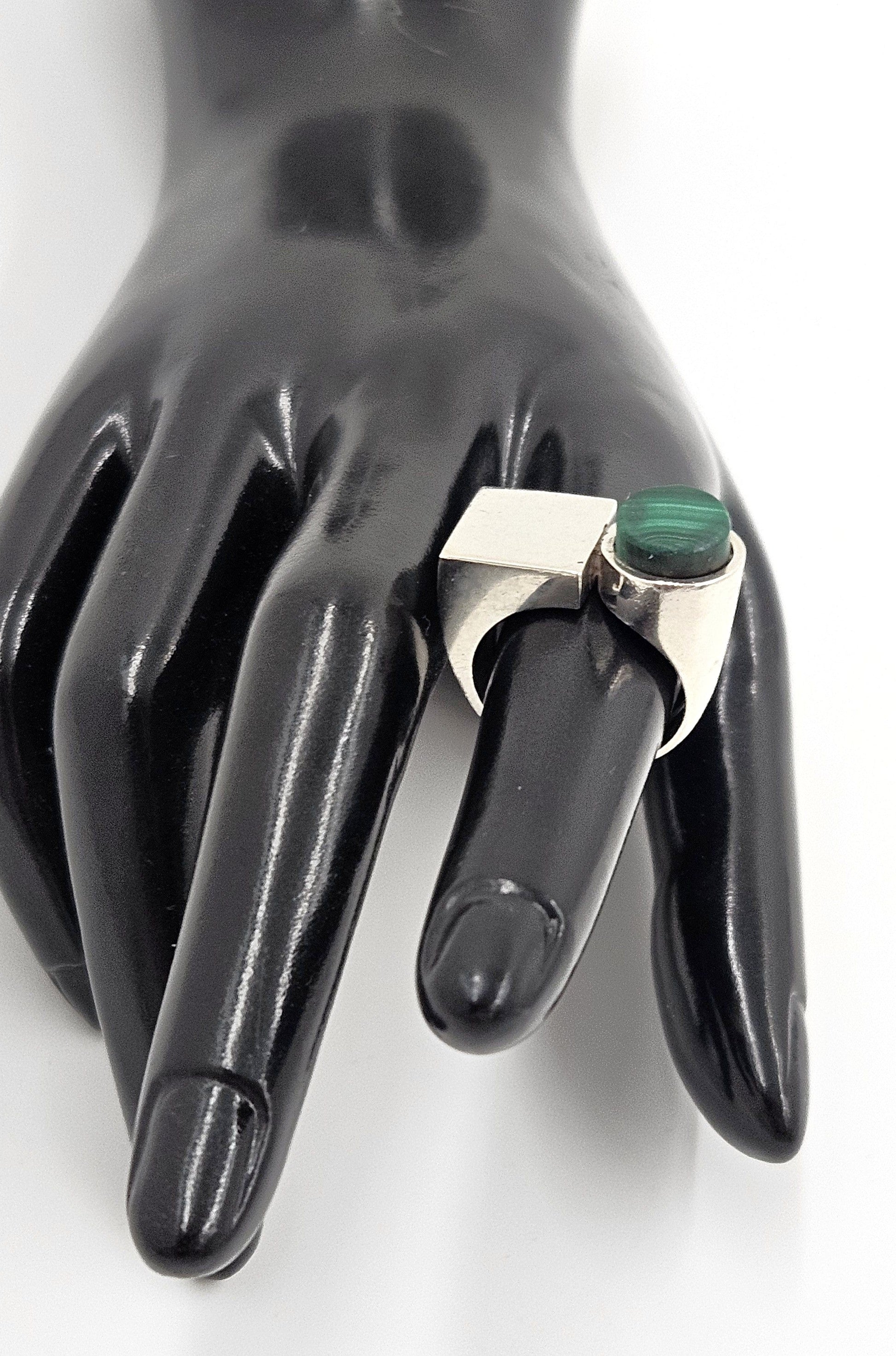 Artisan 925 Ring Jewelry Sterling Silver Green Malachite Abstract Modernist Ring