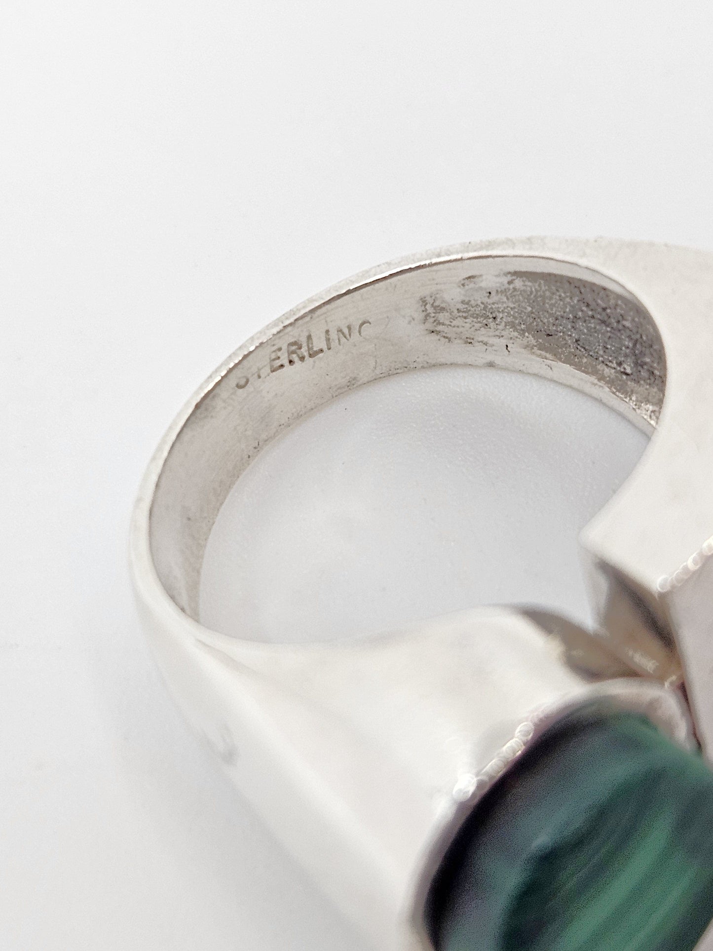 Artisan 925 Ring Jewelry Sterling Silver Green Malachite Abstract Modernist Ring