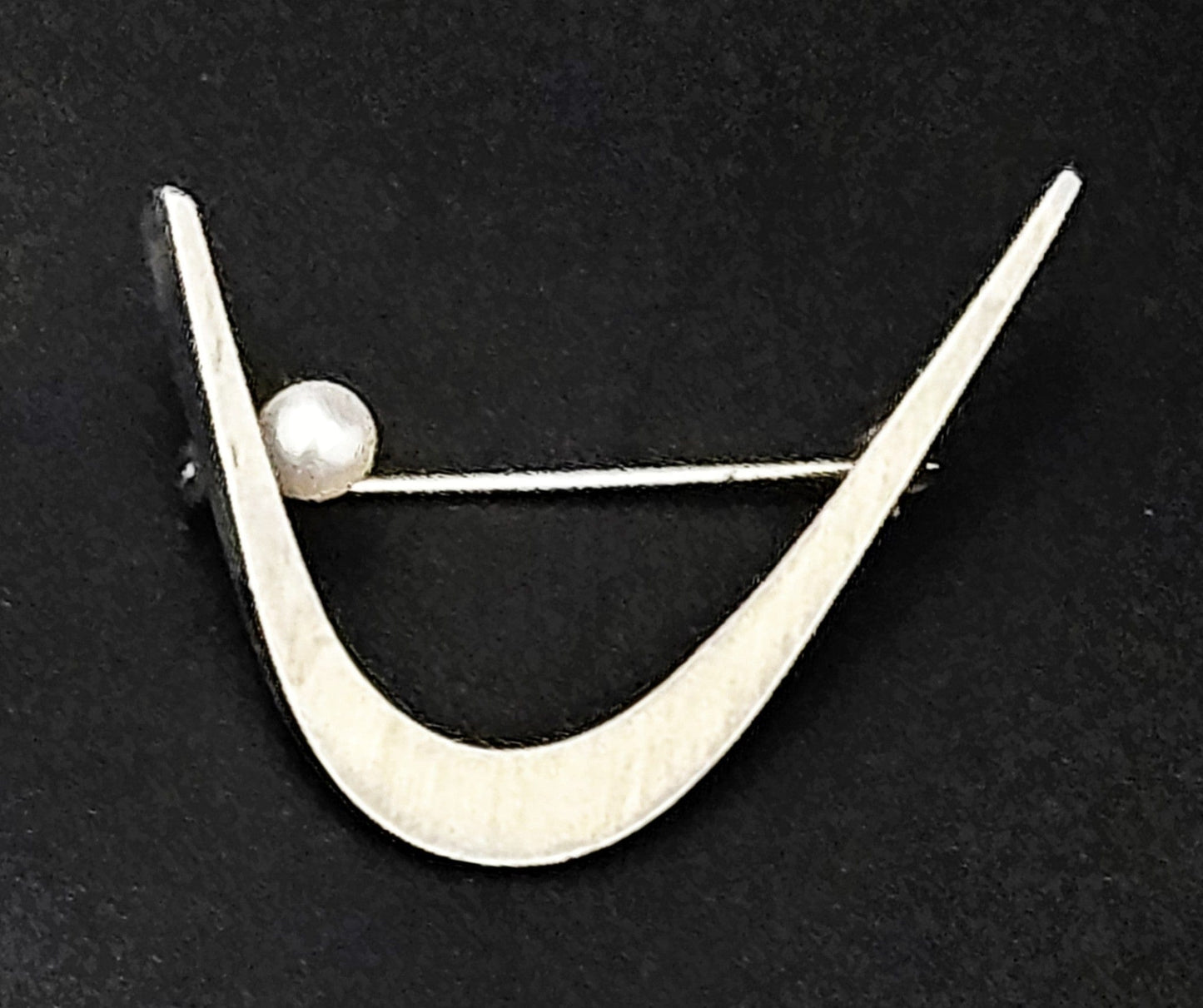 Artisan Brooch Jewelry Artisan Sterling Silver & Pearl Abstract Modernist Retro Boomerang Brooch