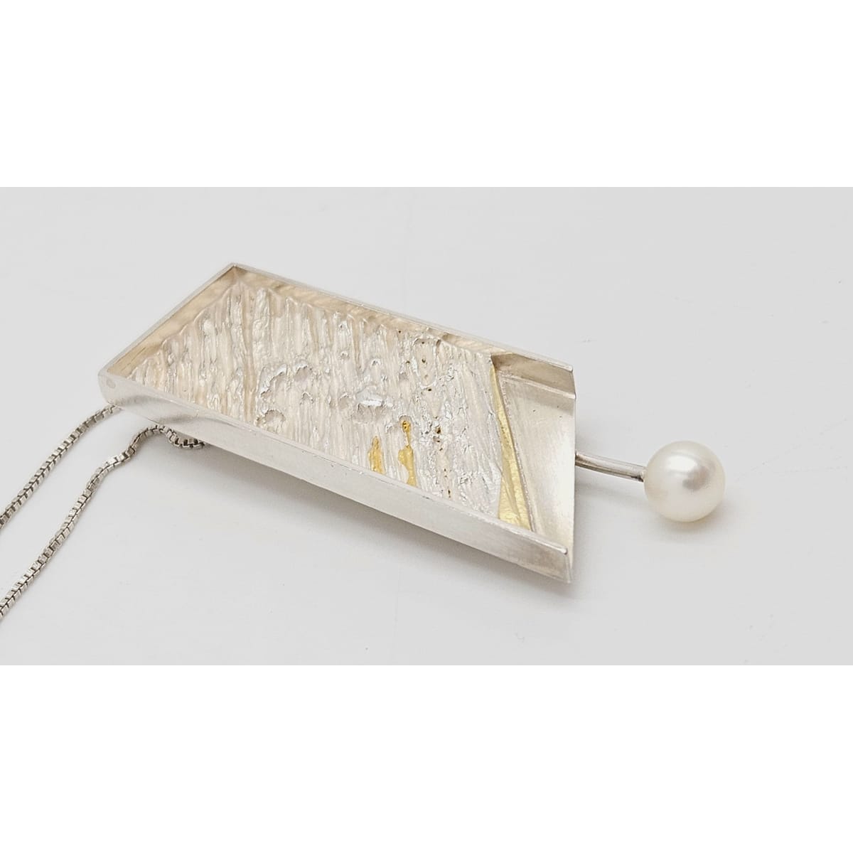barbro-eriksdotter-gendell-sterling-gold-pearl-abstract-modernist-necklace-2009 image 5