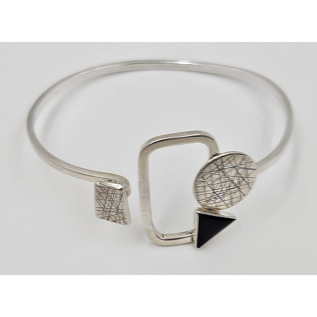 Hall McFall Jewelry Hall McFall Artisan Sterling + Onyx Abstract Modernist Top Latching Bangle 1990s