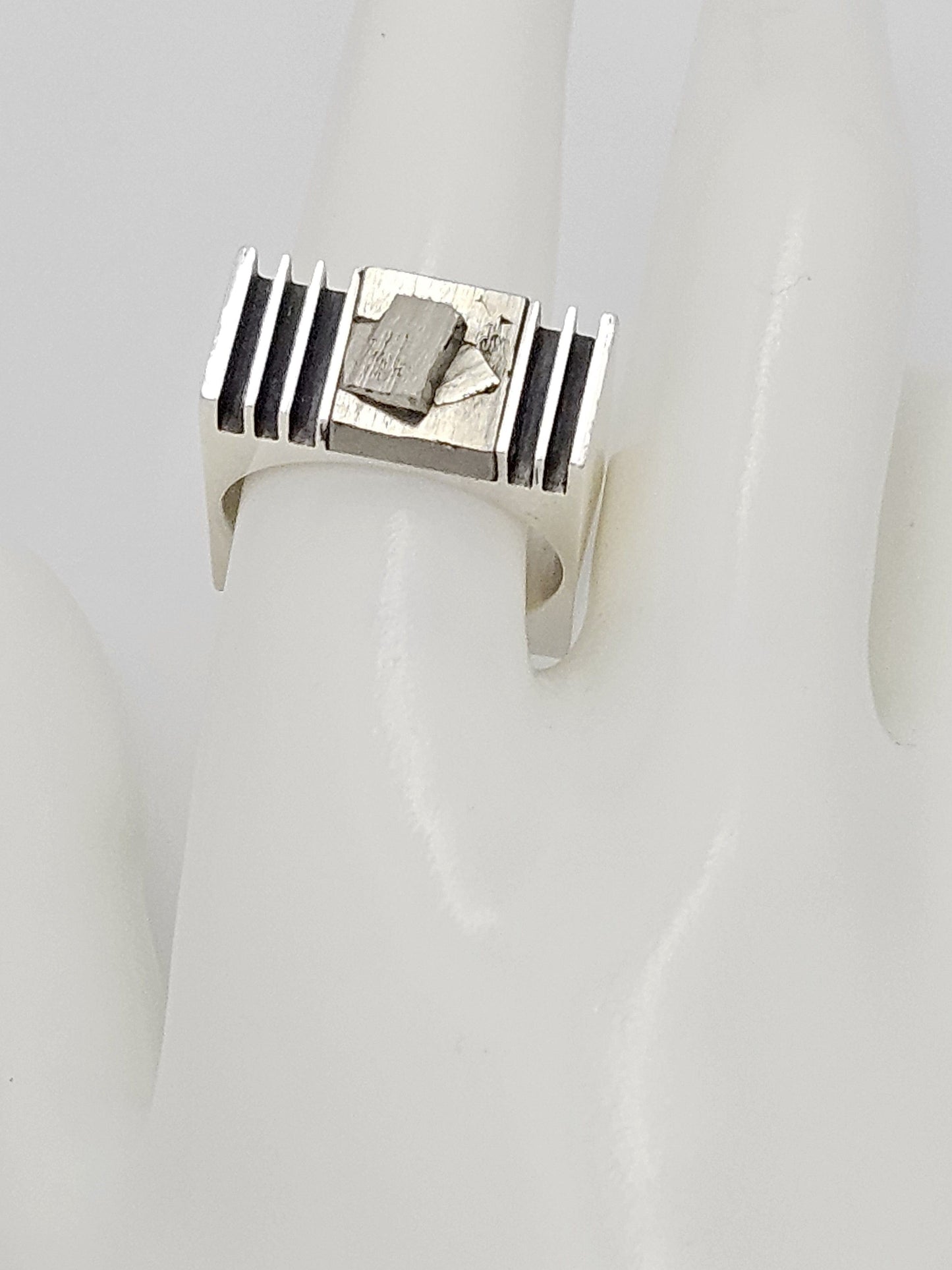 JD Sterling Ring Jewelry Vintage Designer Modernist JD UK MARKS Sterling Silver & Square Faced Ring