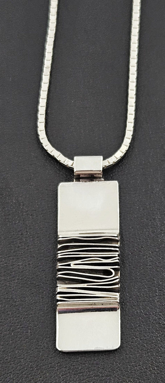 Klassen Jewelry Elegant Brenna Glanzer Klassen Sterling Silver Abstract Modernist Necklace