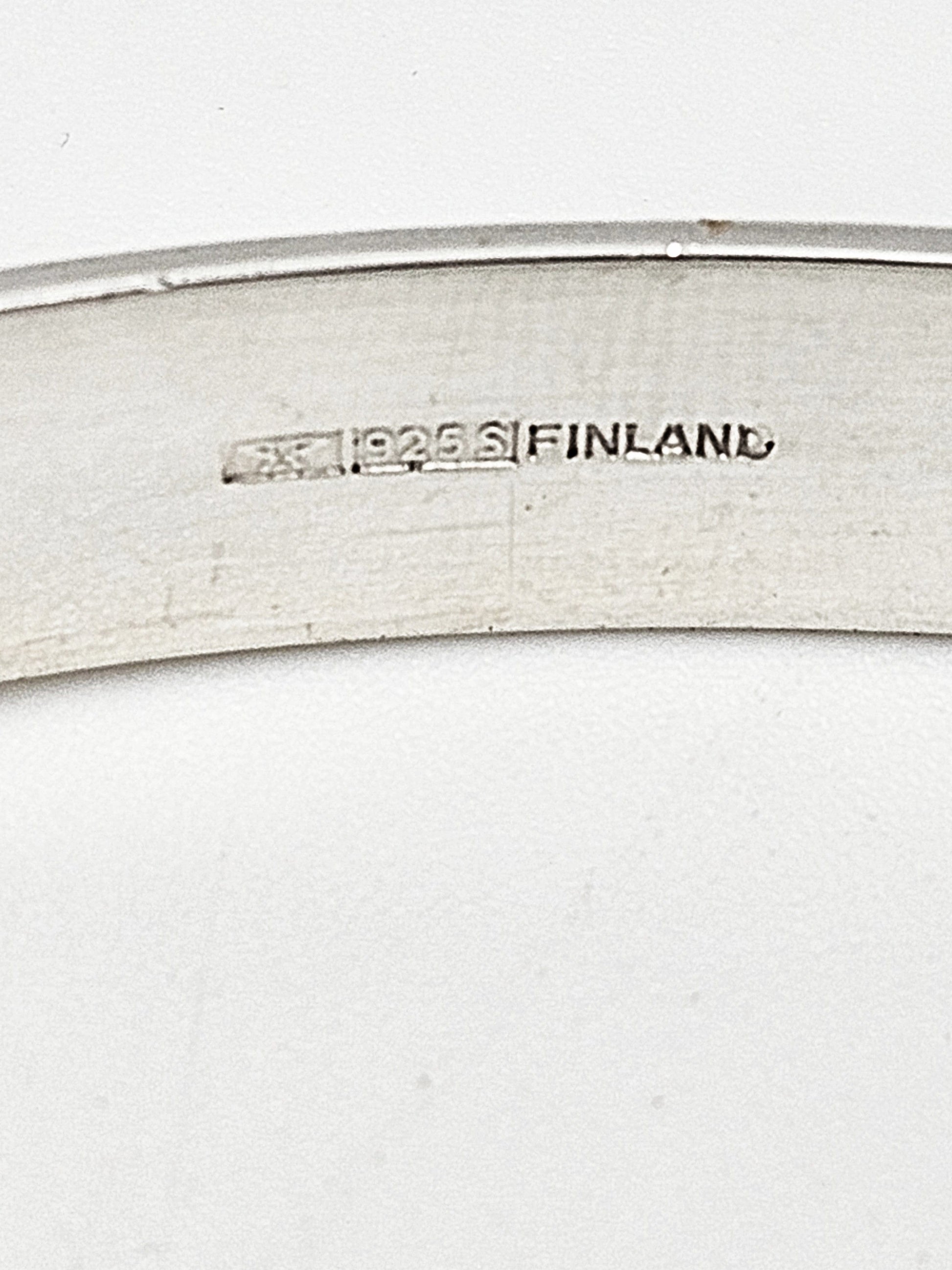 Kupittaan Kulta Jewelry Elis Kauppi Kupittaan Kulta Finland Modernist Sterling Top Latch Bangle 1950s