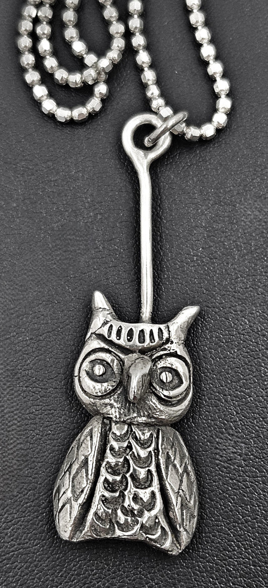 Manhattan Platinum Products Jewelry Manhattan Platinum Products Sterling Silver Owl Pendant Necklace Circa 1960's