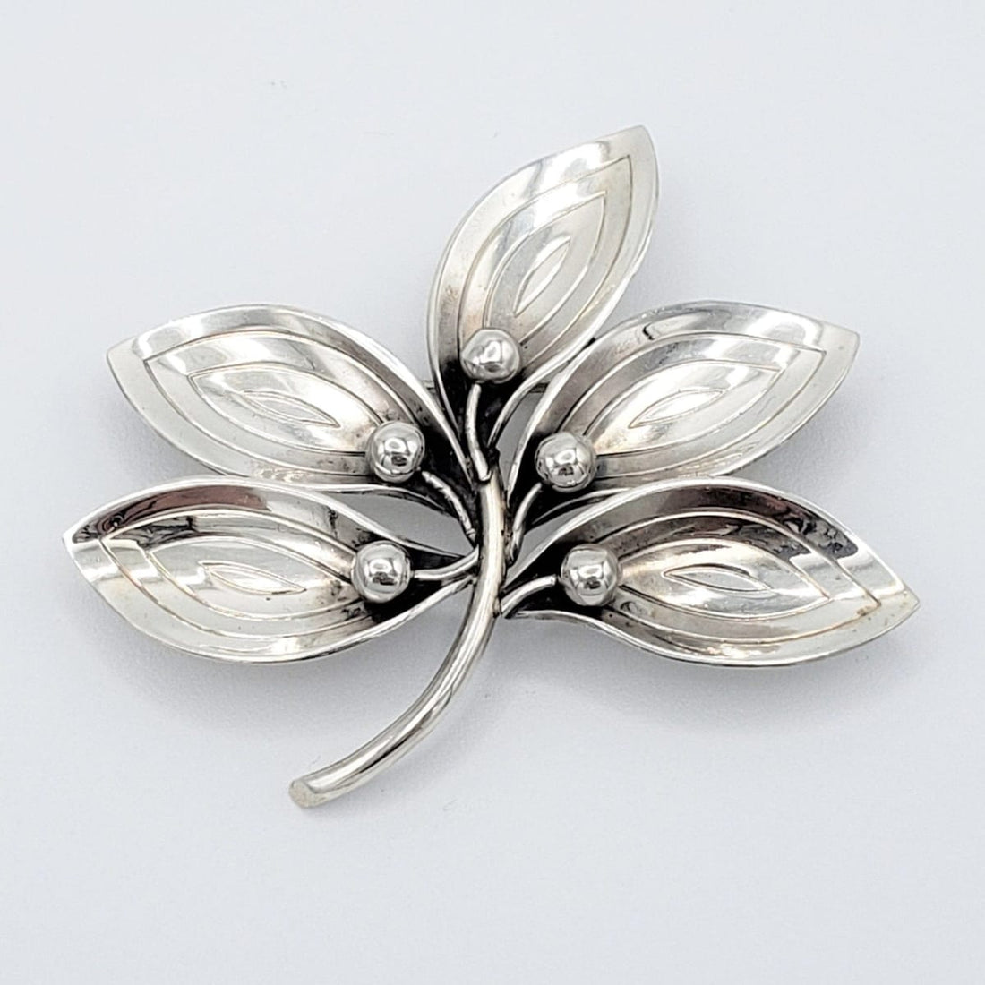 A &amp; K Denmark Jewelry Denmark Designer Aarre Krogh A&amp;K Sterling Silver 5 Leaf Brooch Pendant 1950s
