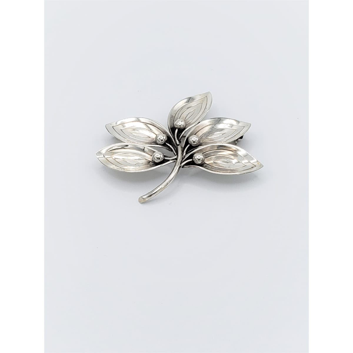 A &amp; K Denmark Jewelry Denmark Designer Aarre Krogh A&amp;K Sterling Silver 5 Leaf Brooch Pendant 1950s