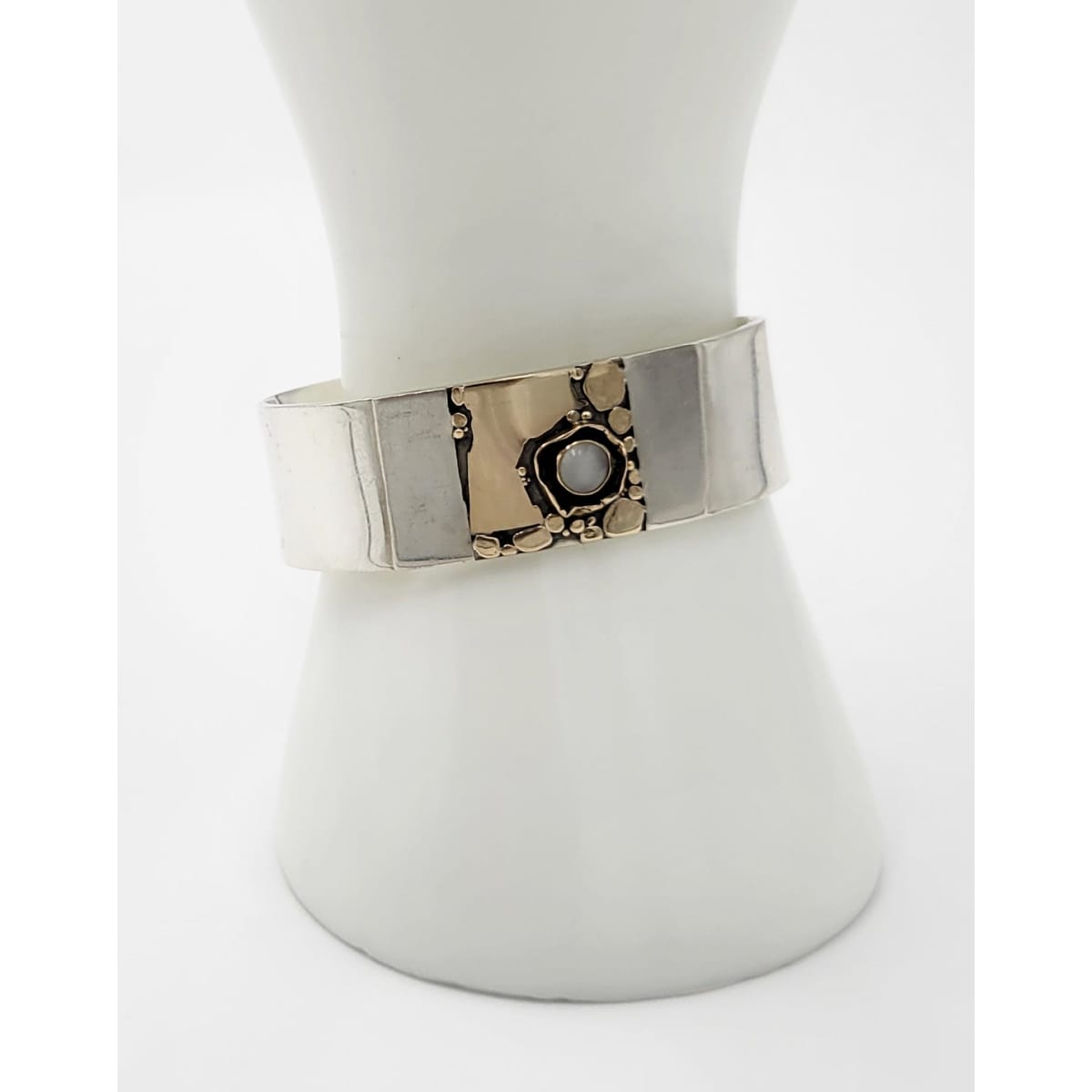 La Des Glanzer Jewelry La Des Glanzer Sterling Silver 14K Moonstone Abstract Modernist Cuff Bracelet 1990s