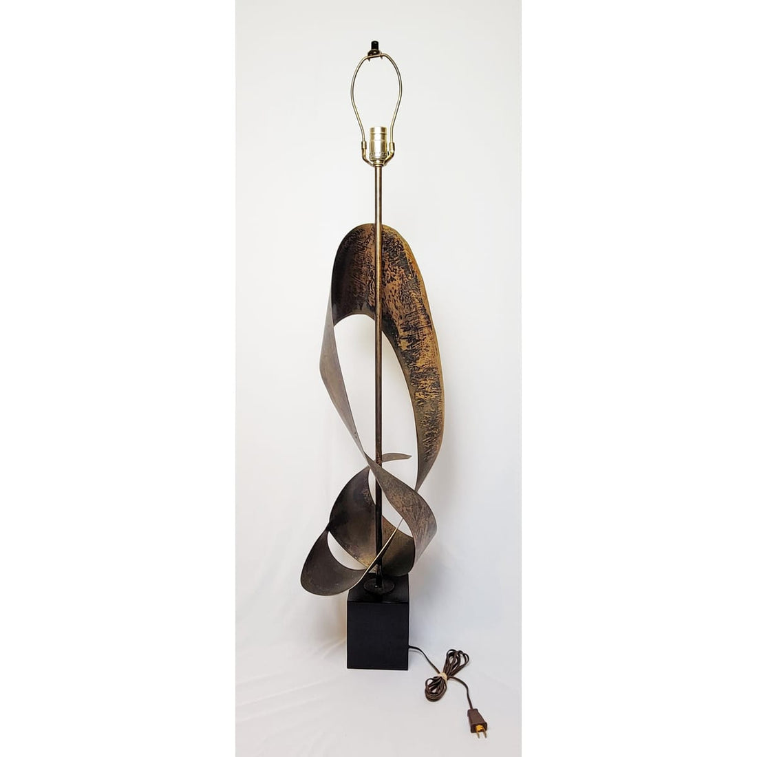 Laurel Lamp Company Lamp Richard Barr for Laurel Huge Sculptural Modernist Lamp circa 1960s