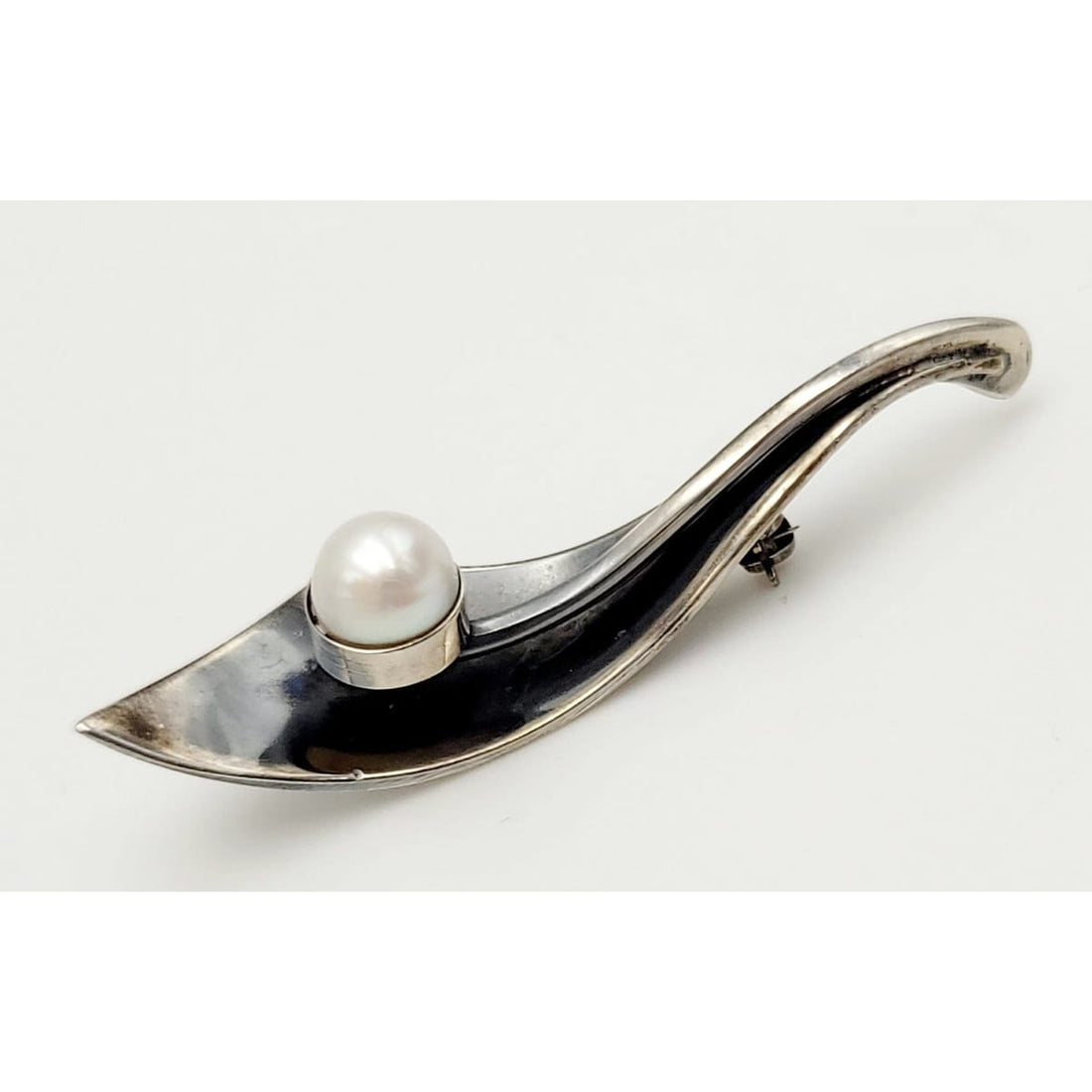 Maxwell Chayat Jewelry US Jewish Designer Maxwell Chayat Modernist Sterling Pearl Brooch Circa 1950&