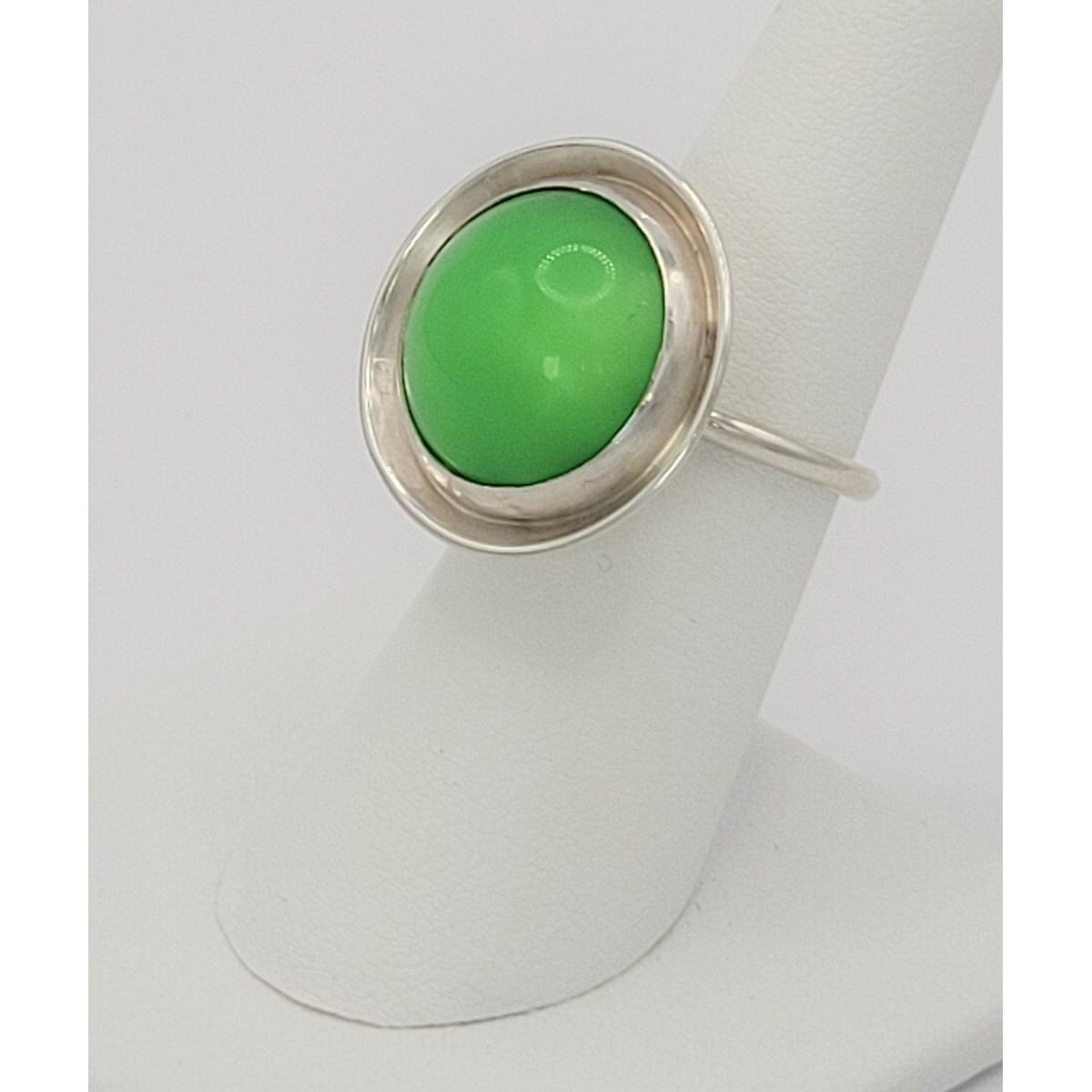 TMCMH Jewelry Vintage 925 Sterling Silver &amp; Apple Green Chrysoprase Chalcedony Dome Saucer Ring