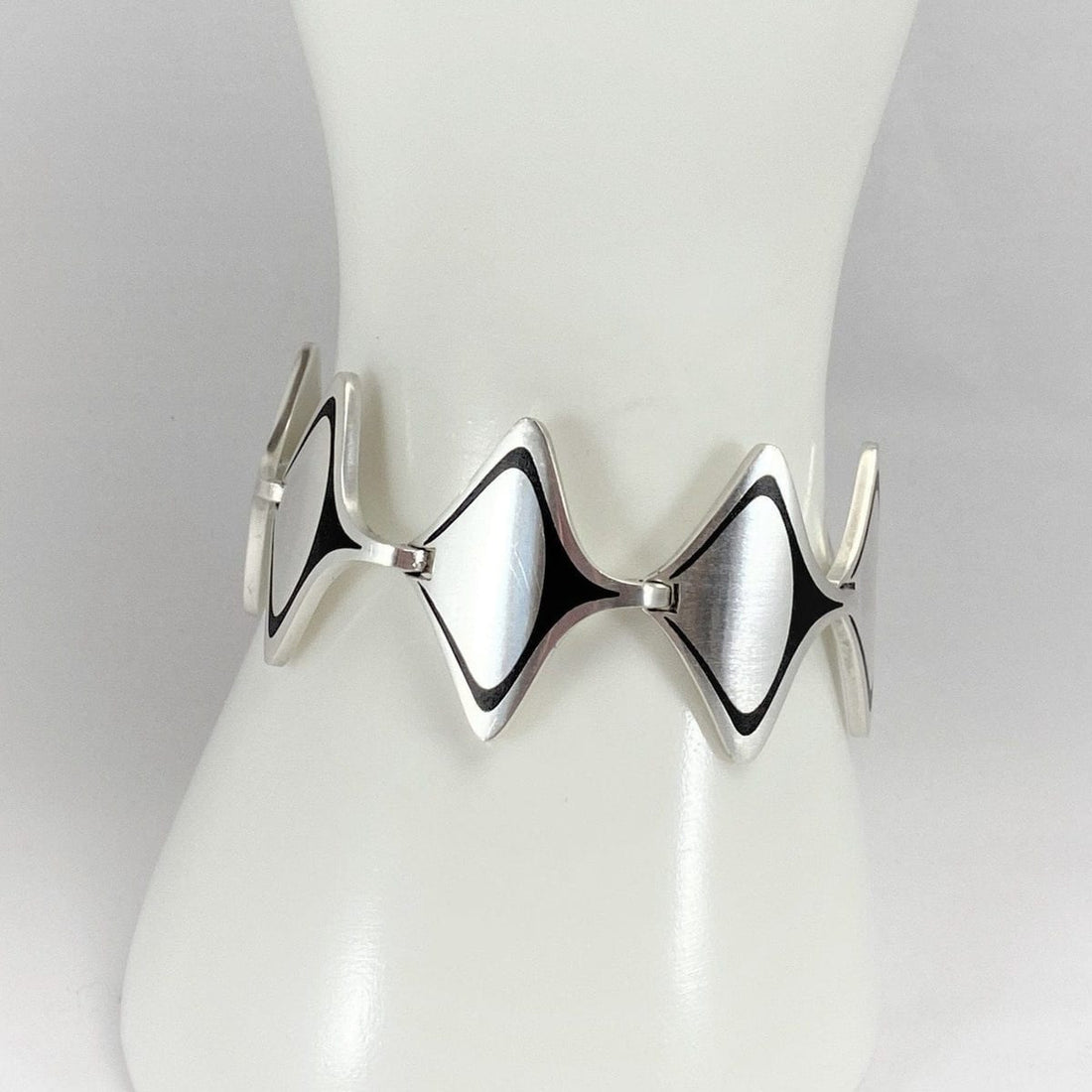 Warmind Jewelry Extremely Rare WARMIND 925S Black Enamel Denmark MODERNIST Stingray Bracelet